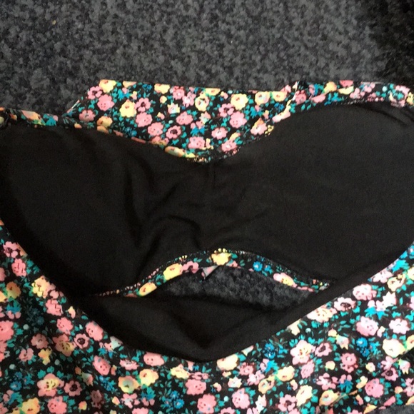 Bikini - Picture 3 of 3